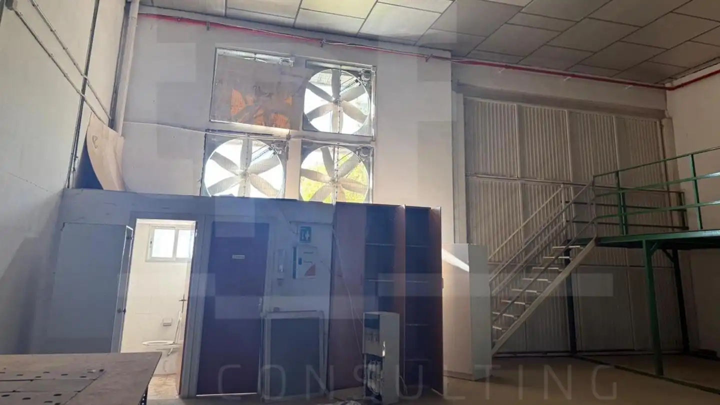 Fabrikhallen zur Miete in Utiel, Valencia