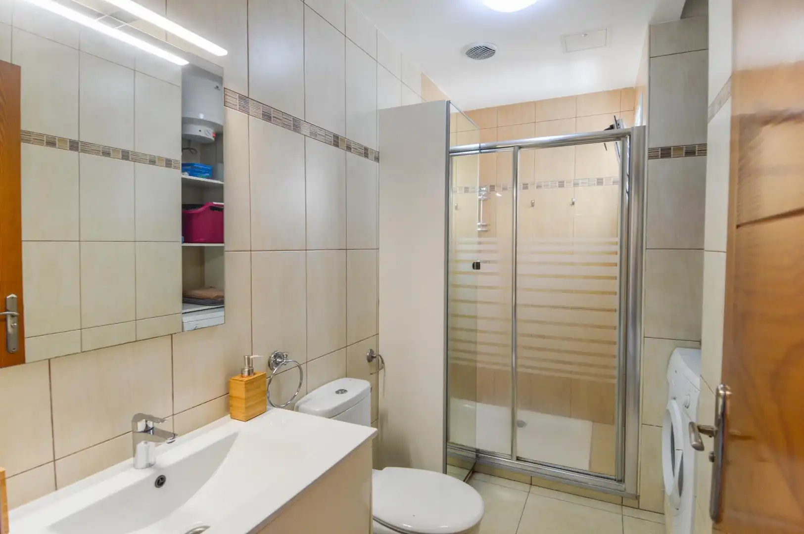 Badezimmer von Wohnungen zum Verkauf in Mogán mit Klimaanlage, Terrasse und Abstellraum