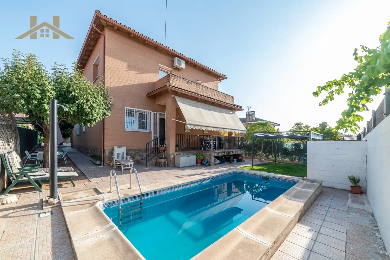 Swimming pool of Houses for sale in Carranque  with Air Conditioner, Heating and Private garden