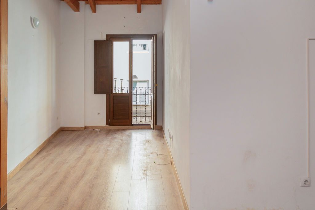 Flat for sale in C/ Cantin y Gamboa , La Magdalena
