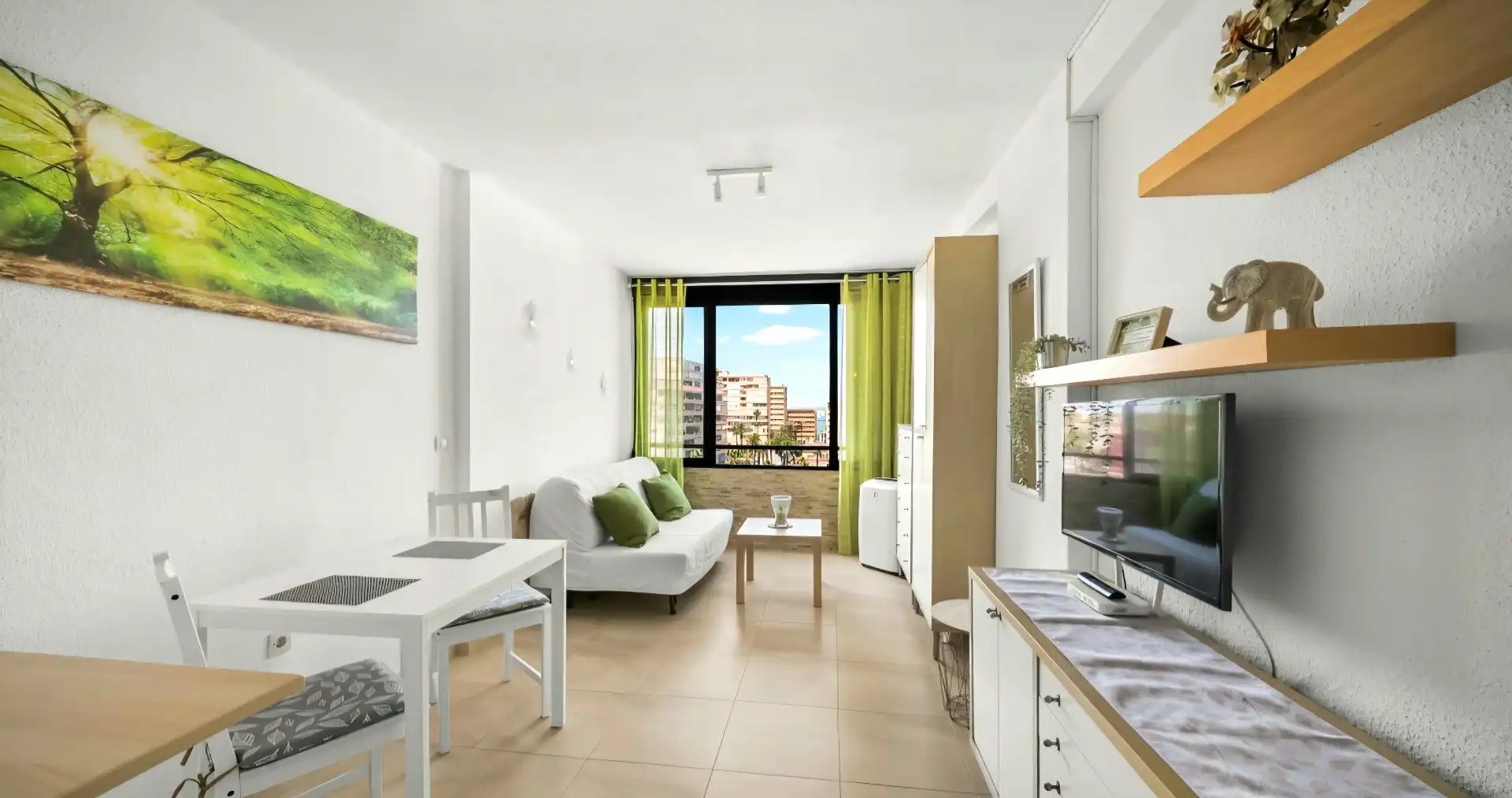 Sala de estar de Apartamento en venta en Torrevieja con Trastero y Amueblado