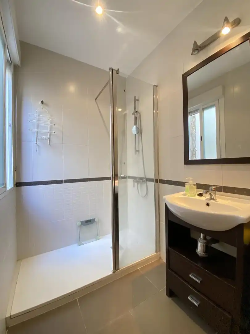 Baño de Piso de alquiler en Madrid con Aire acondicionado, Calefacción y Amueblado