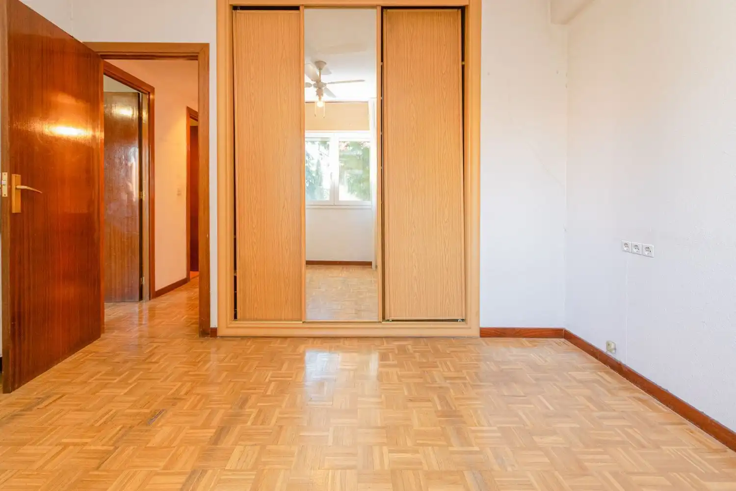 Habitación de Piso en venta en Madrid con Aire acondicionado y Calefacción