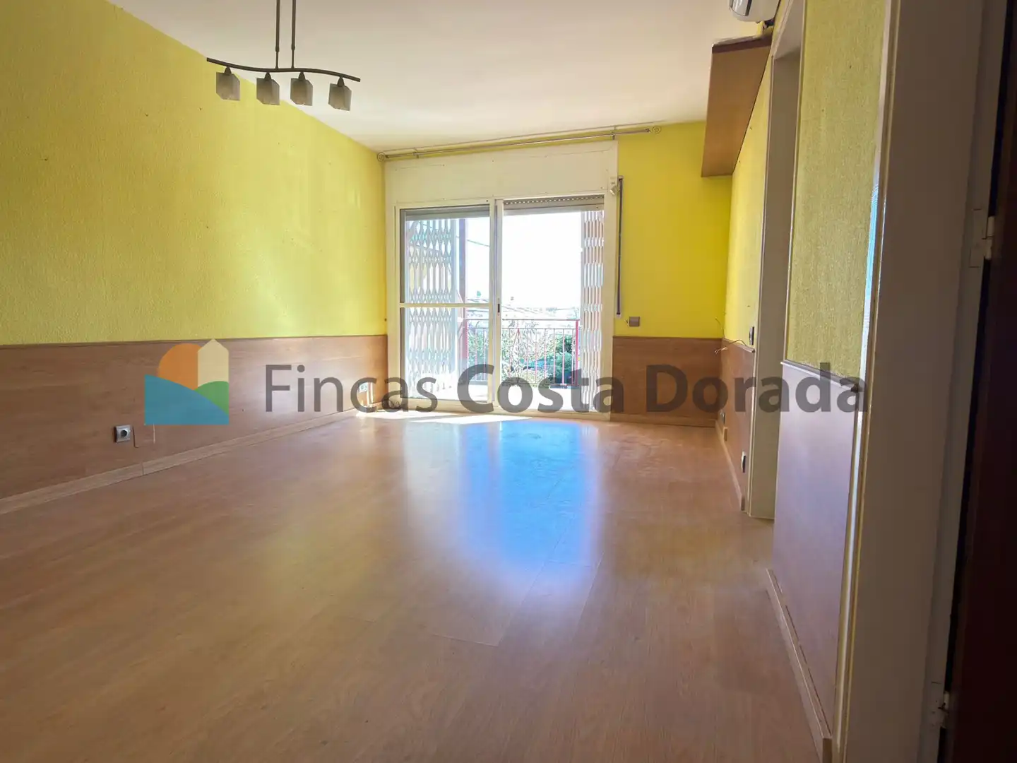 Living room of Flat for sale in Cubelles  with Terrace, Storage room and Balcony