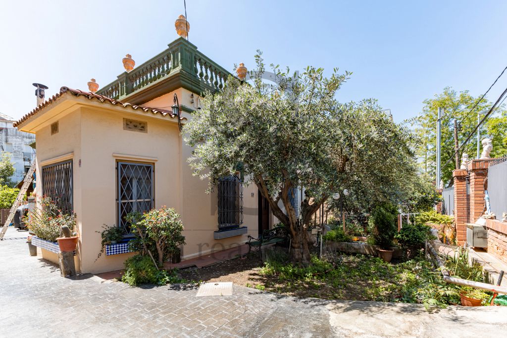 Exterior view of House or chalet for sale in Santa Coloma de Gramenet  with Private garden, Terrace and Furnished