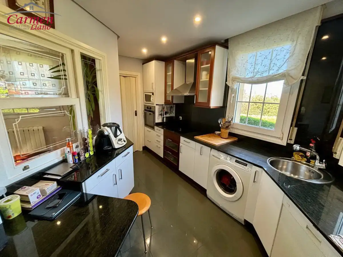 Cocina de Casa o chalet en venta en Getxo  con Calefacción, Jardín privado y Terraza