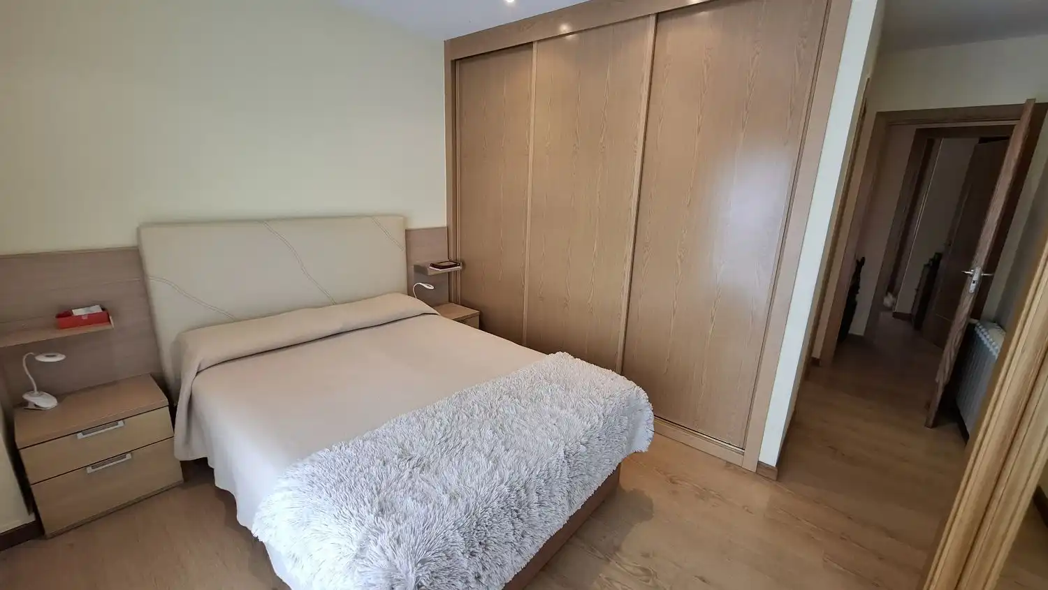 Habitación de Piso en venta en A Coruña Capital  con Calefacción, Terraza y Trastero