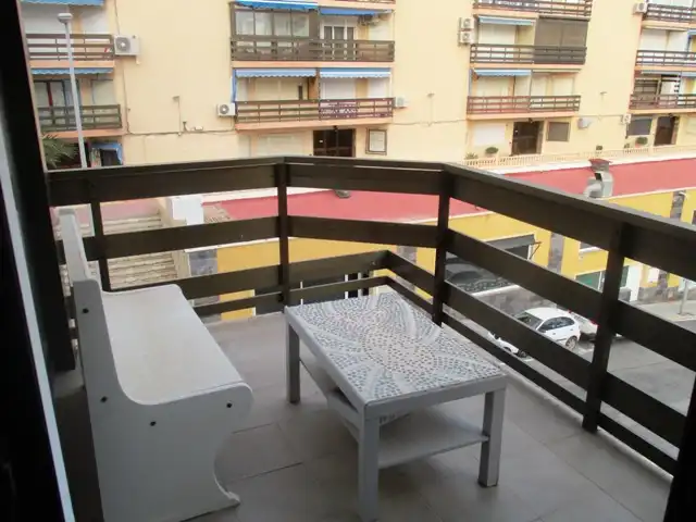 Apartament amb ascensor de lloguer a Carrer el Pinós 18, imagen 2