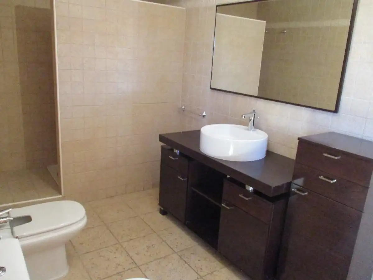 Baño de Casa adosada en venta en Cuarte de Huerva con Aire acondicionado, Calefacción y Jardín privado