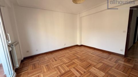 Foto 4 de Piso en venta en Plaza España - Corte Inglés, Vigo
