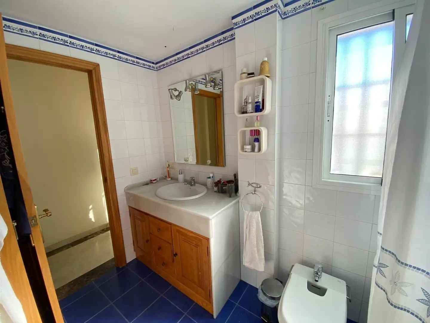 Bathroom of Detached homes for sale in Los Barrios  with Heating, Terrace and Storage room