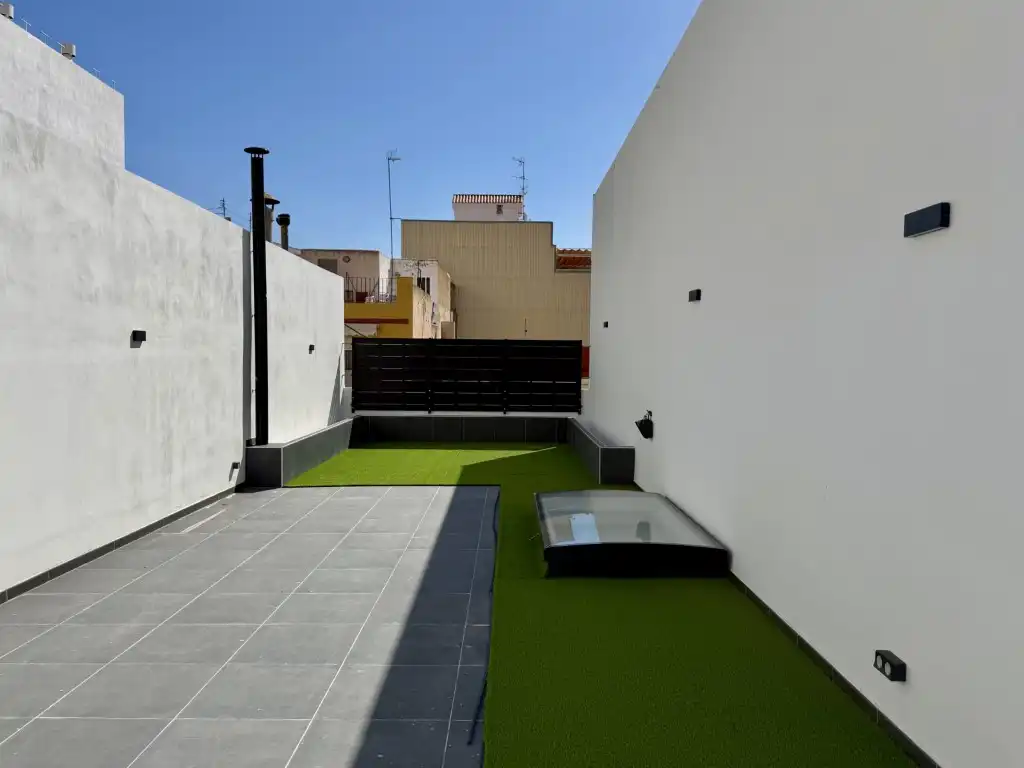 Einfamilien-Reihenhaus zum Verkauf in Calle Viña La, Pueblo