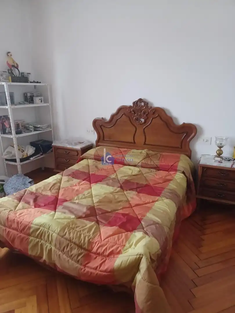 Habitación de Casa o chalet en venta en Ourense Capital  con Calefacción, Jardín privado y Amueblado