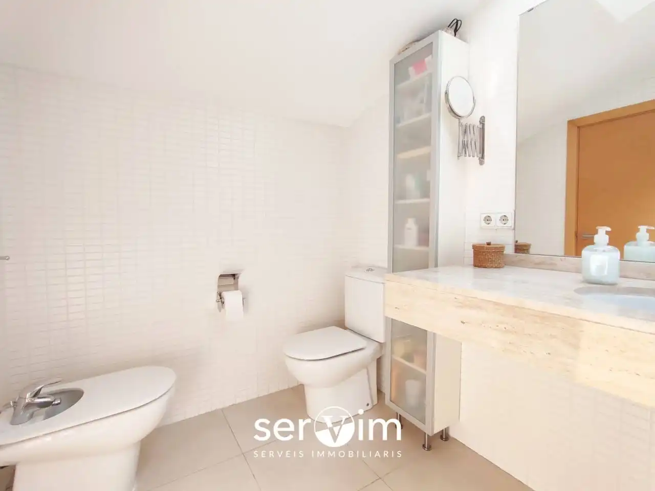 Baño de Piso en venta en Girona con Calefacción y Terraza