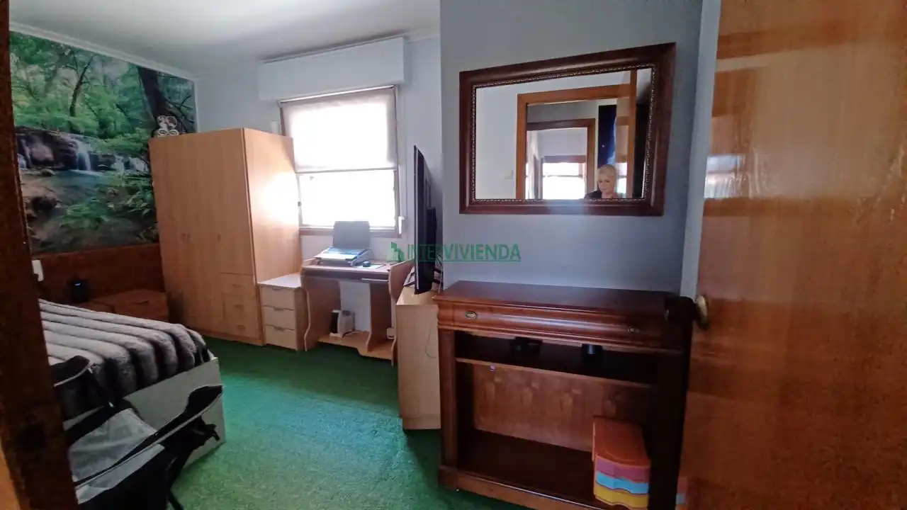 Dormitori de Casa adosada en venda en Vigo  amb Terrassa, Traster i Balcó