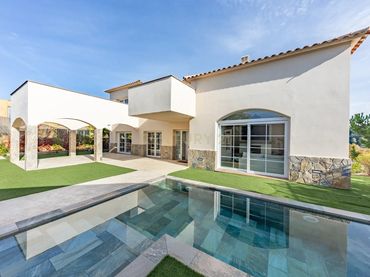 Casa in vendita a CL ERES DE LES 30TORRELAVIT (BARCELONA)