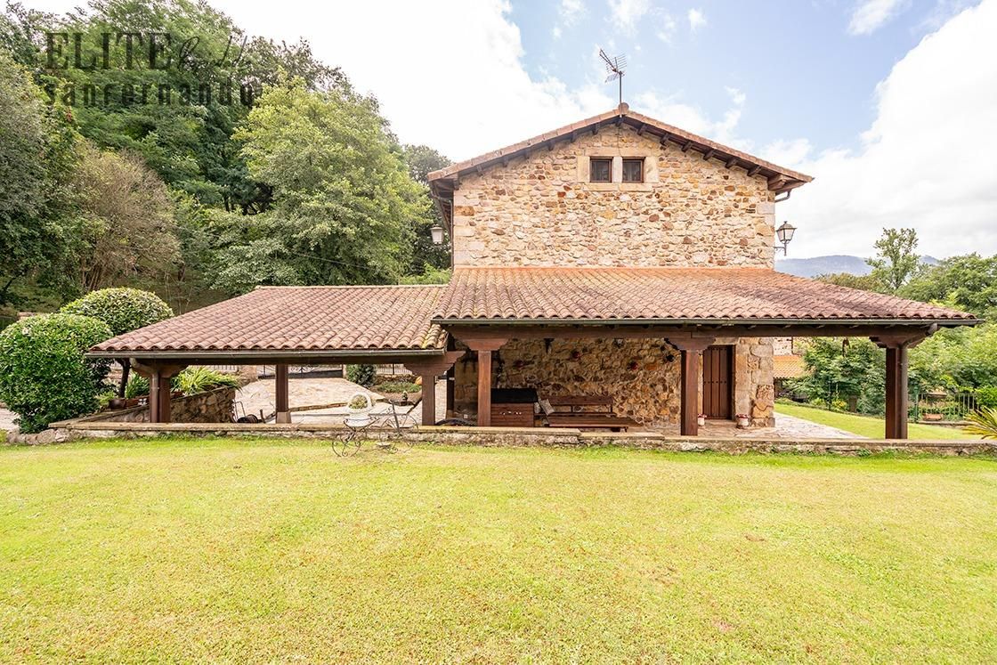 Außenansicht von Country house zum verkauf in Santa María de Cayón mit Heizung, Privatgarten und Terrasse