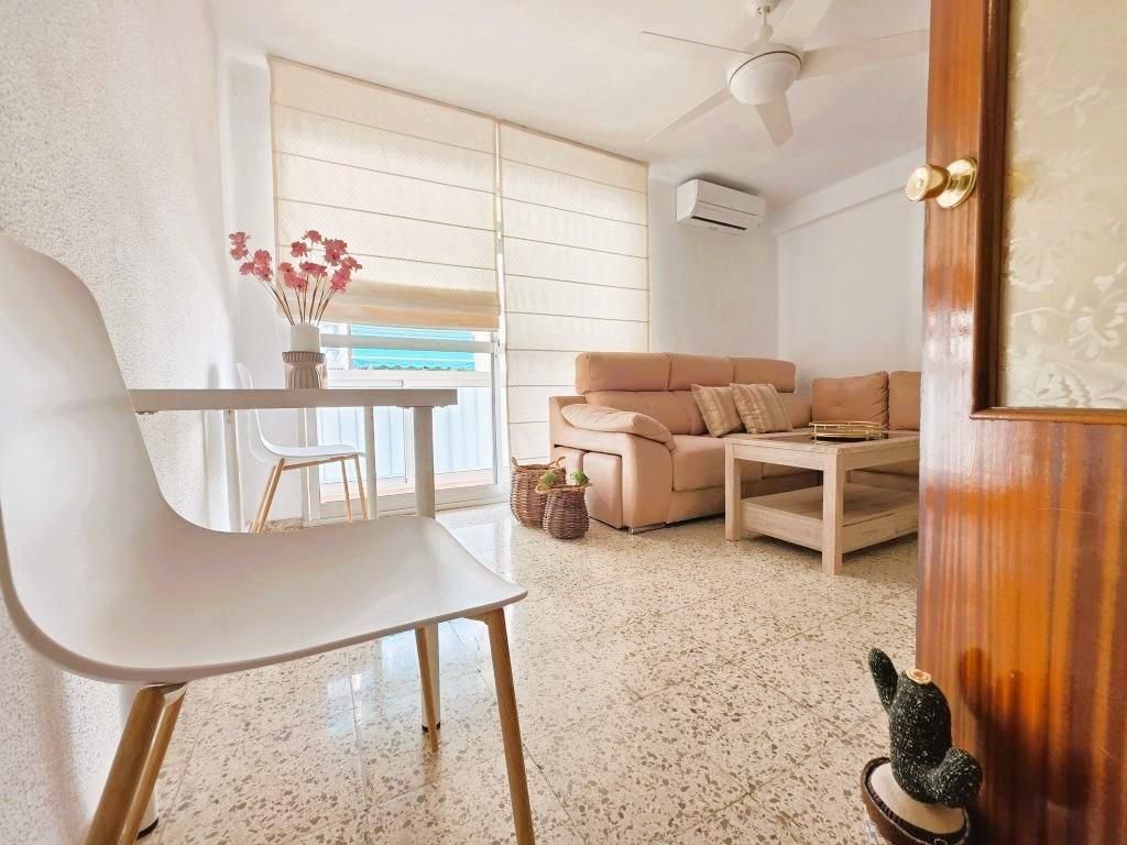 Sala d'estar de Pis de lloguer en Málaga Capital amb Aire condicionat i Terrassa