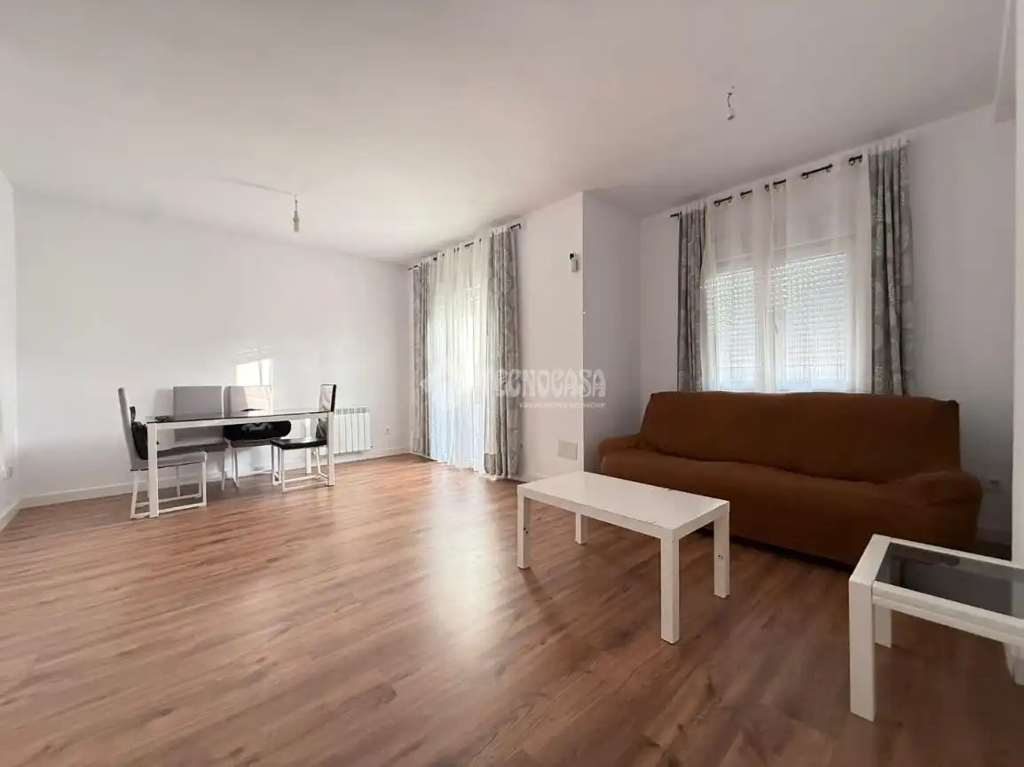 Sala d'estar de Casa adosada en venda en Ontígola amb Calefacció, Terrassa i Piscina comunitària