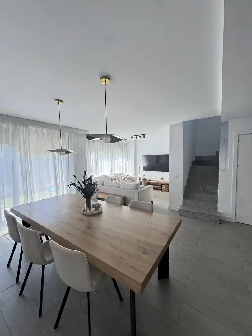 Sala d'estar de Casa o xalet en venda en Colegios