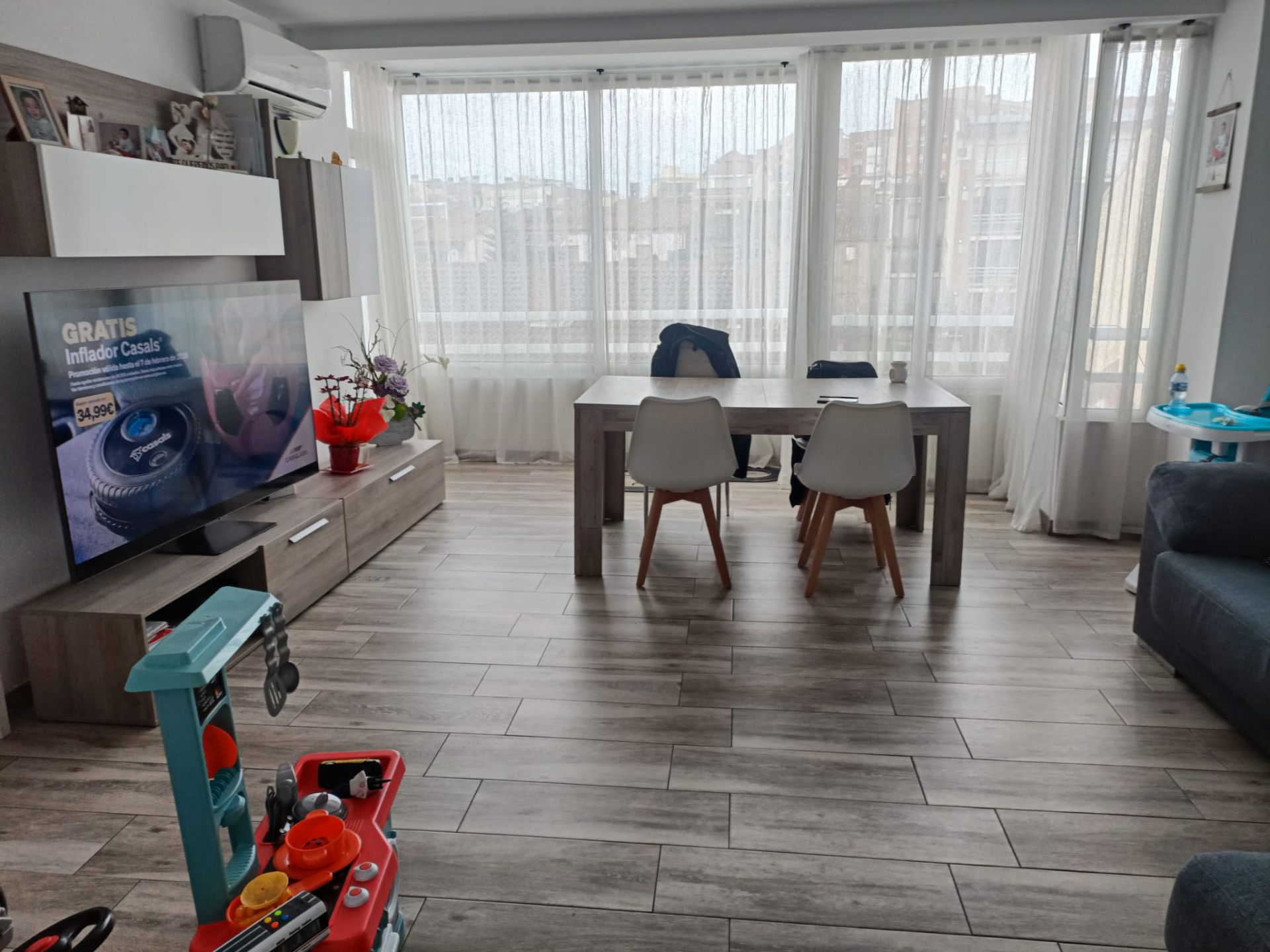 Sala d'estar de Pis en venda en Rubí amb Calefacció, Forn i Balcó