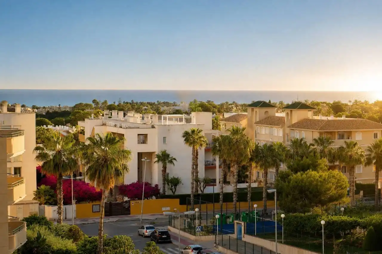 Vista exterior de Ático en venta en Orihuela