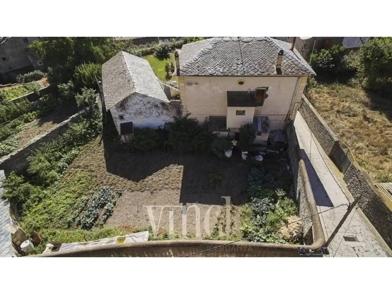 Buildings for sale in Ger