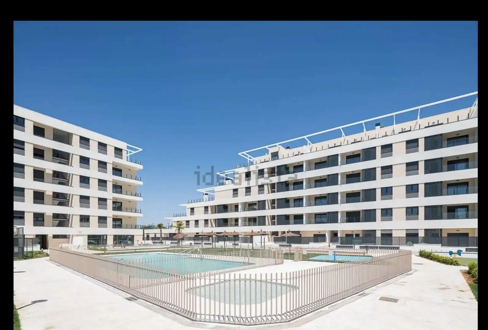 Vista exterior de Pis en venda en Mairena del Aljarafe amb Aire condicionat, Calefacció i Parquet