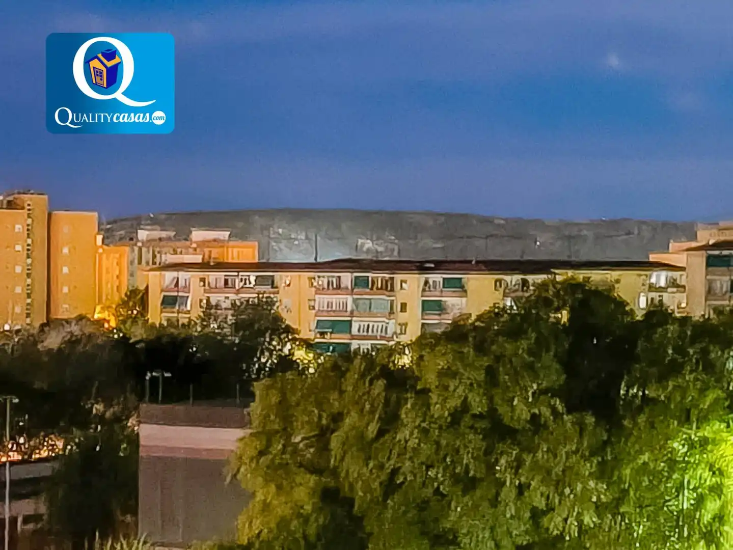 Vista exterior de Apartamento en venta en Alicante / Alacant con Aire acondicionado, Calefacción y Balcón