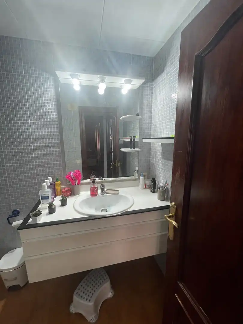 Baño de Piso en venta en Girona con Calefacción