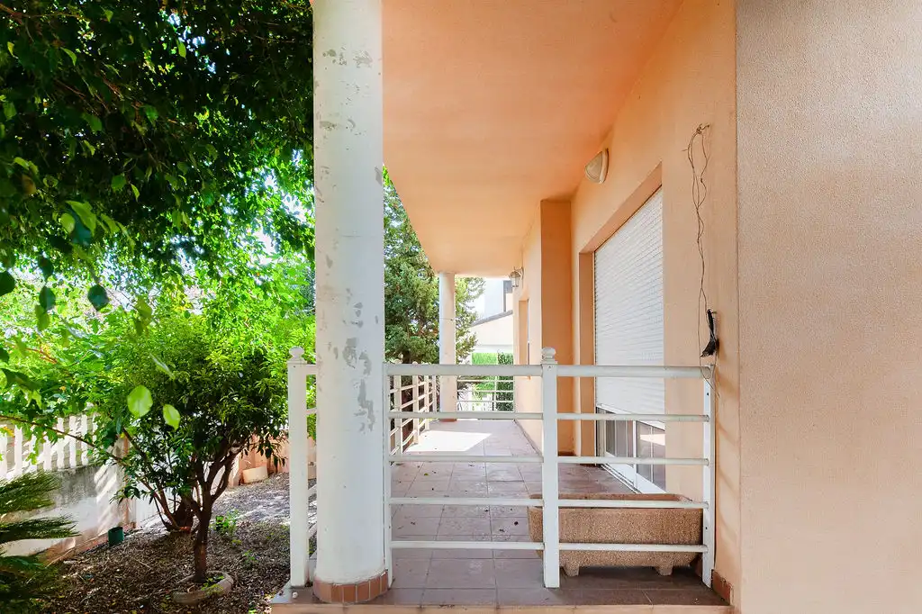 Vista exterior de Casa o xalet en venda en Park Nord - Casona