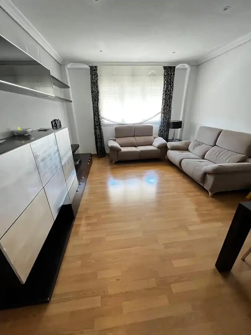 Living room of Flat for rent in Córdoba  with Air Conditioner, Heating and Parquet flooring