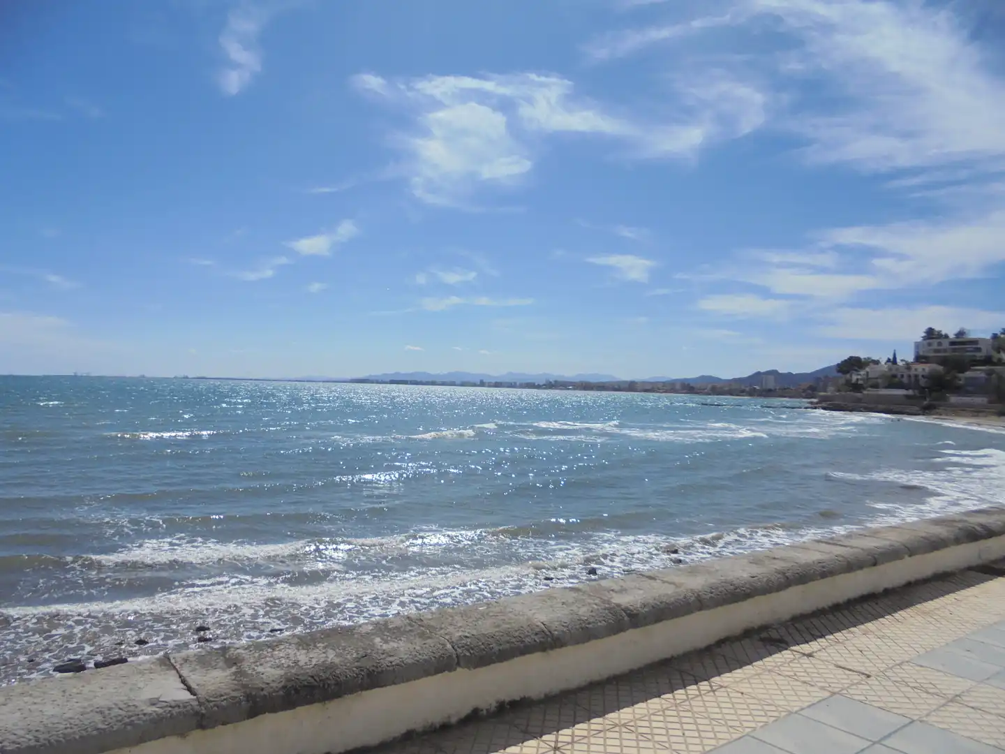 Außenansicht von Wohnungen zur Miete in Oropesa del Mar / Orpesa mit Terrasse, Möbliert und Ofen