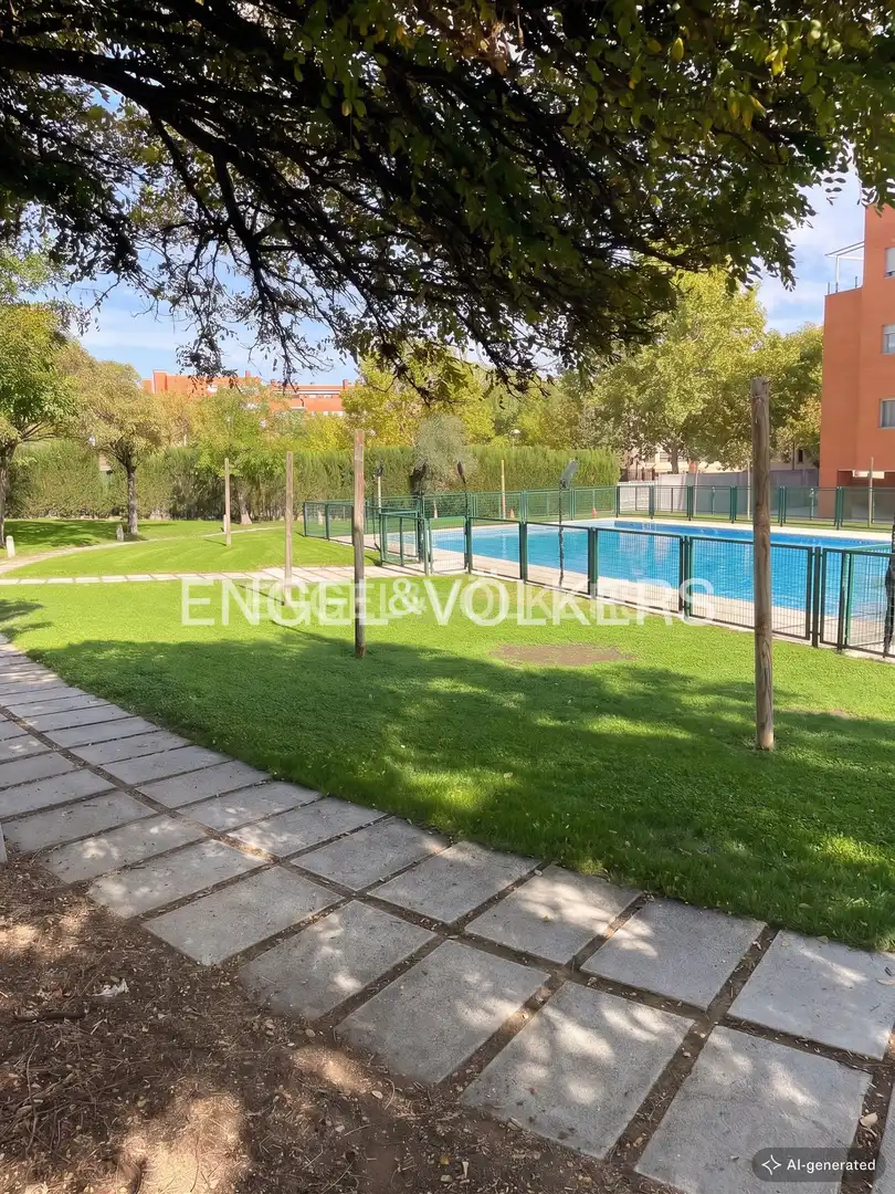Piscina de Apartamento en venta en Paracuellos de Jarama con Calefacción, Jardín privado y Terraza