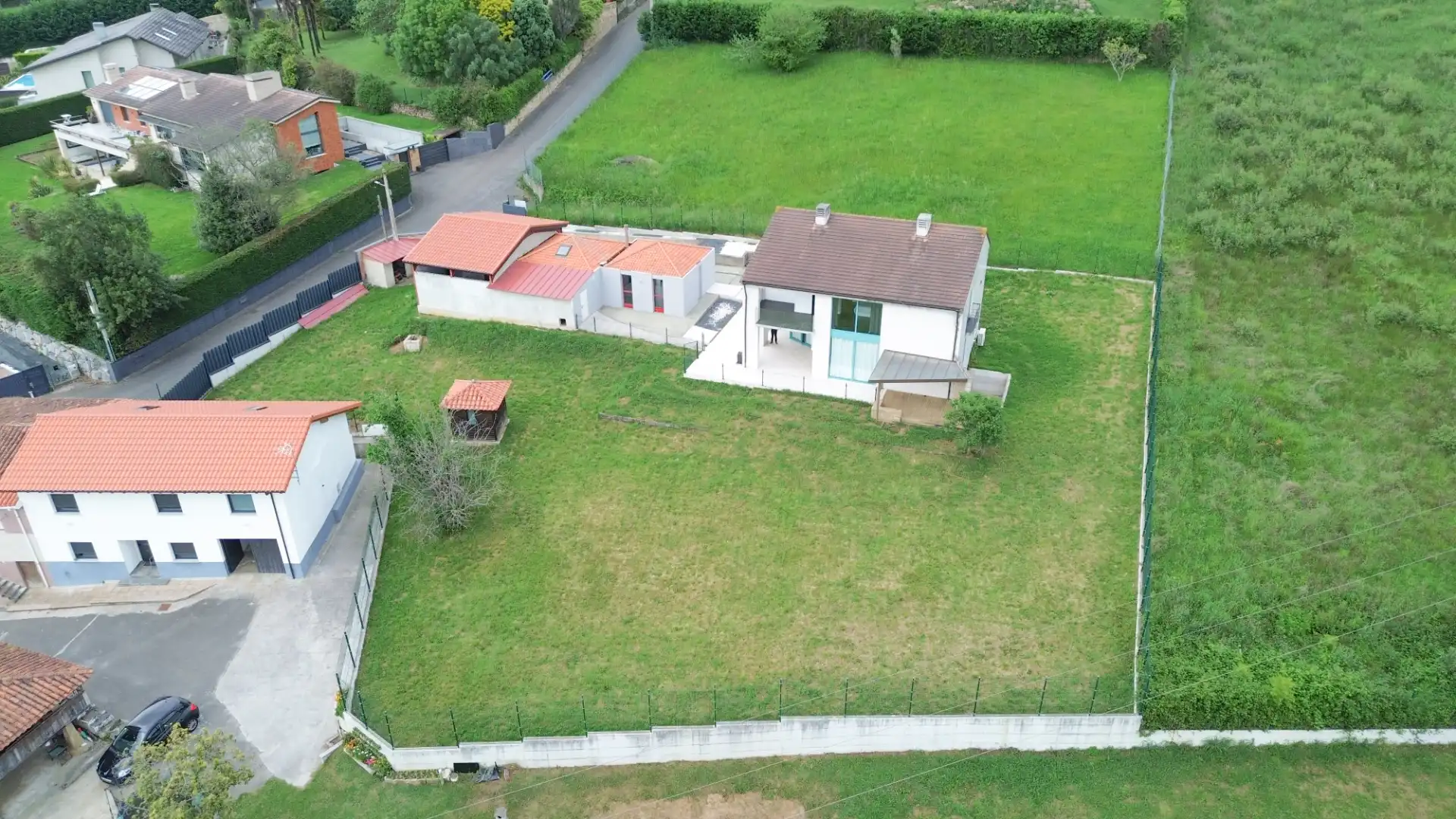 Haus oder Chalet zum Verkauf in Gijón  mit Klimaanlage, Heizung und Privatgarten