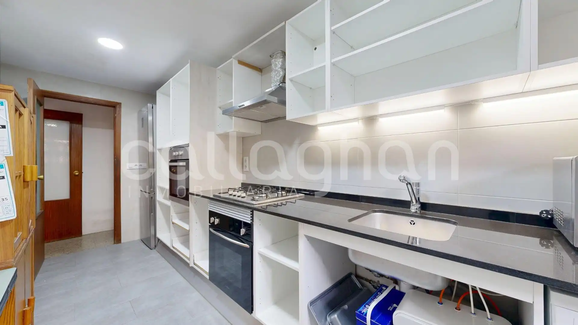 Cocina de Piso en venta en Valencia con Terraza y Balcón