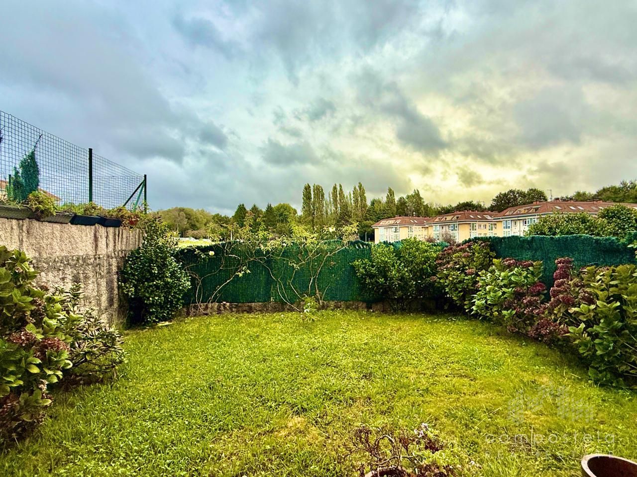 Jardí de Planta baixa de lloguer en Teo amb Calefacció, Terrassa i Traster