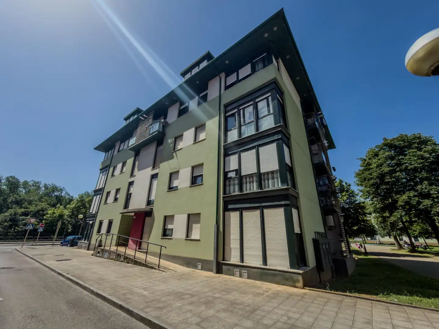 Vista exterior de Planta baixa en venda en Torrelavega  amb Traster i Moblat