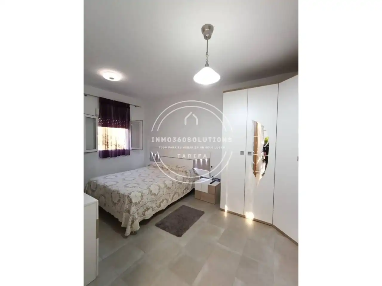 Schlafzimmer von Fabrikhallen zum Verkauf in Algeciras