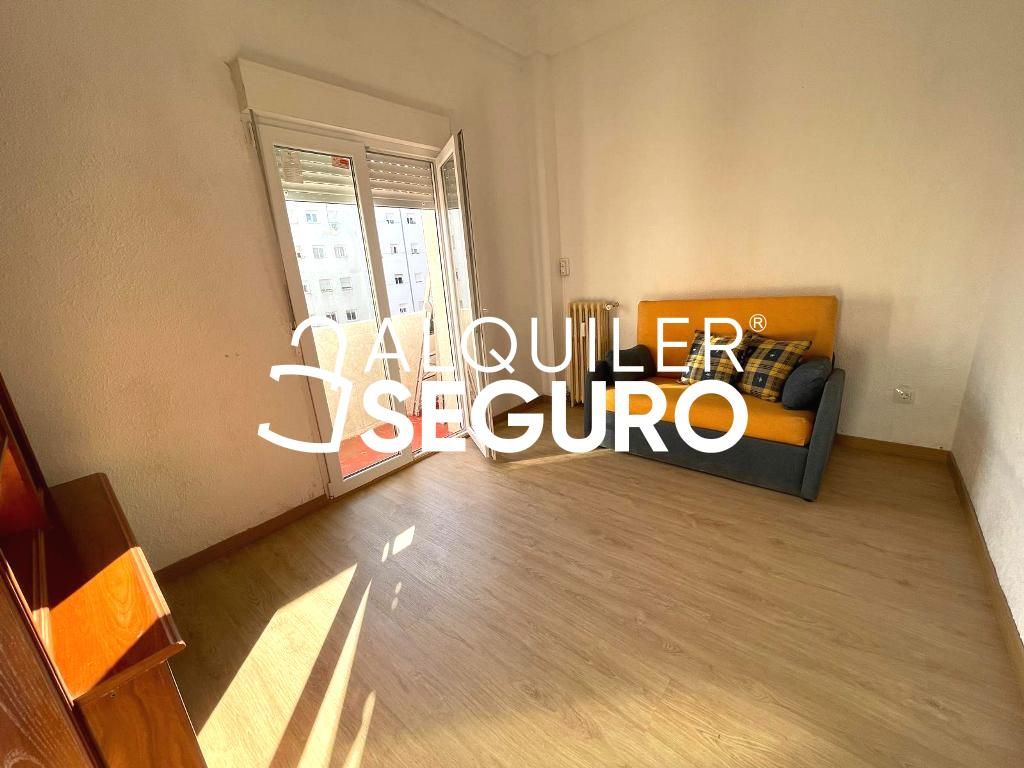 Habitación de Piso de alquiler en  Madrid Capital con Calefacción