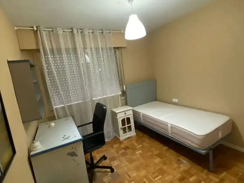 Schlafzimmer von Wohnungen zur Miete in  Pamplona / Iruña