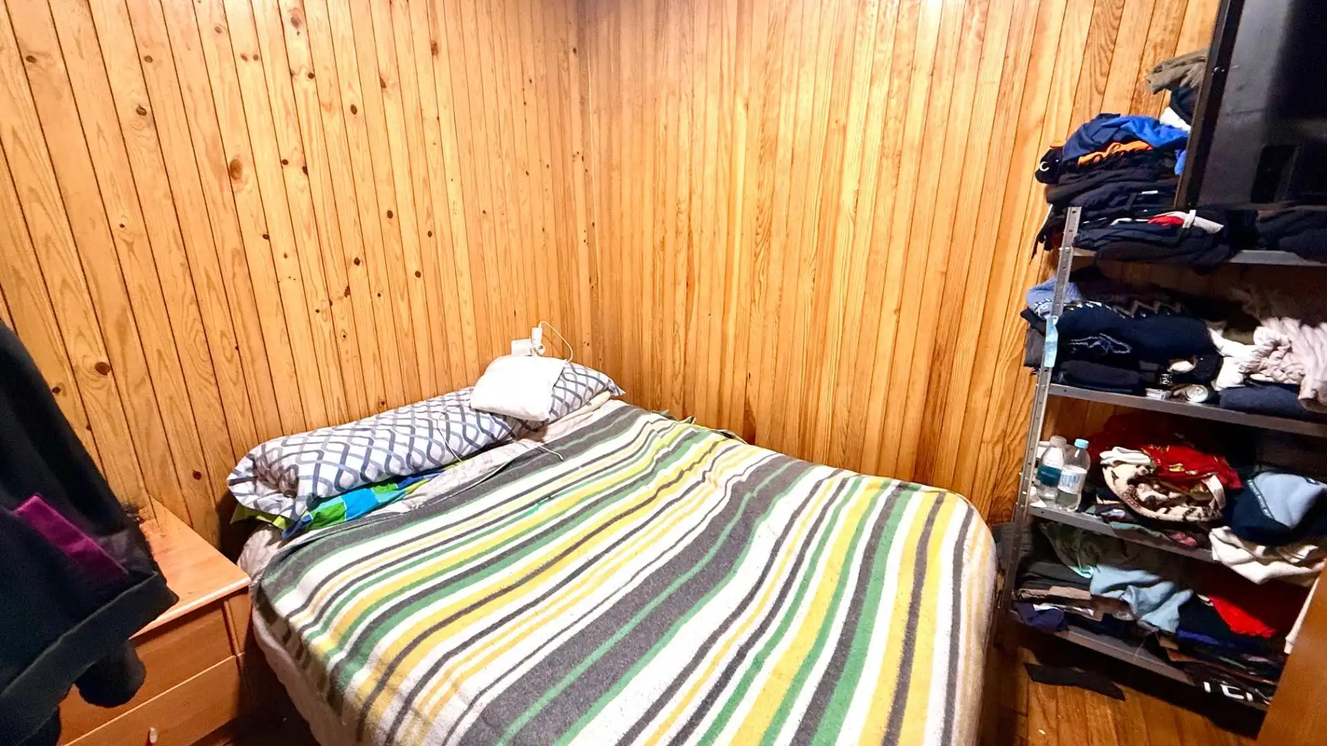 Dormitori de Casa o xalet en venda en A Arnoia amb Jardí privat i Moblat