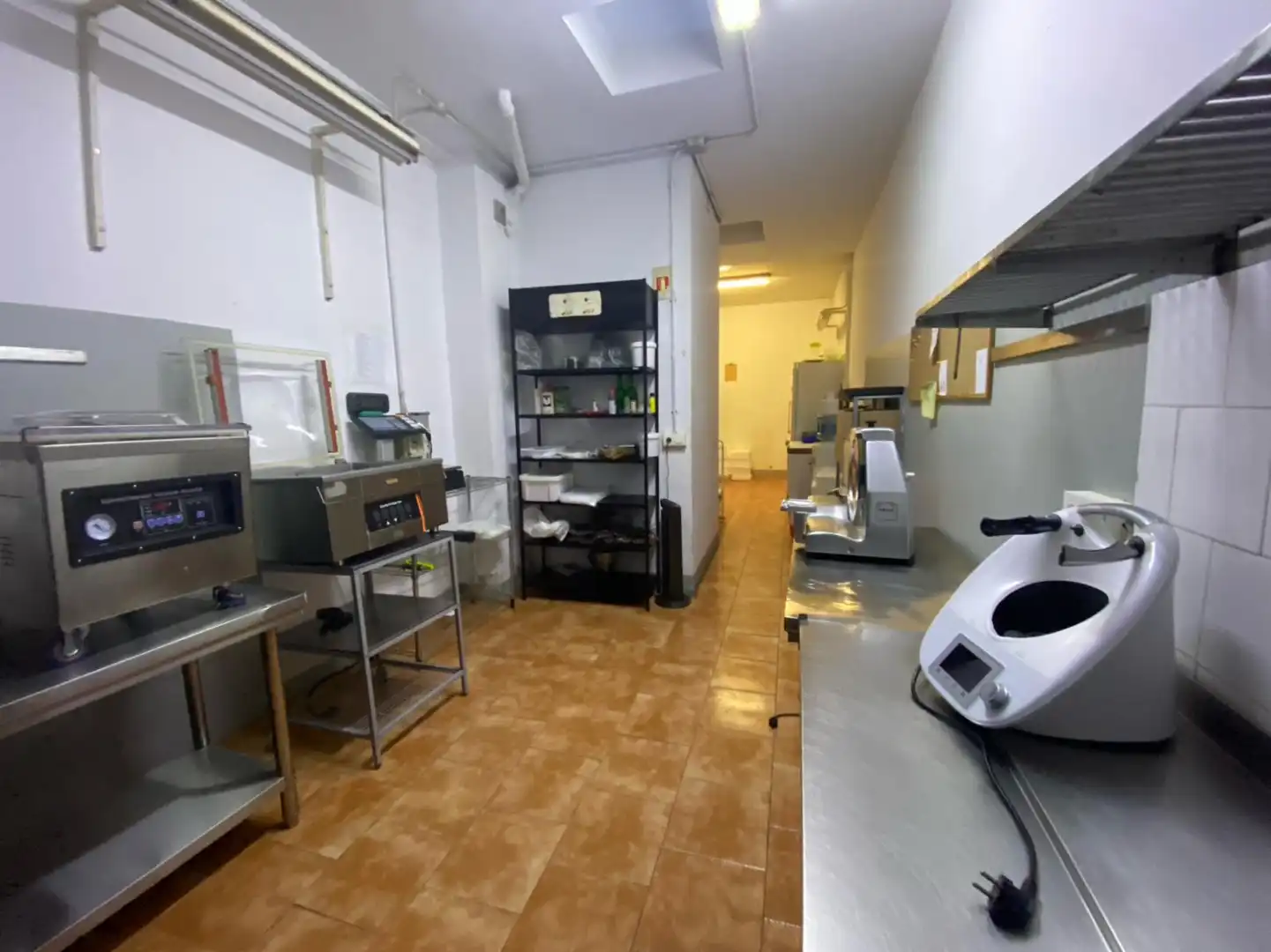 Business premises for sale in Sur
