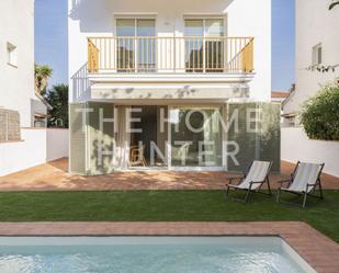 Vista exterior de Casa o xalet en venda en Sitges amb Terrassa, Piscina i Balcó