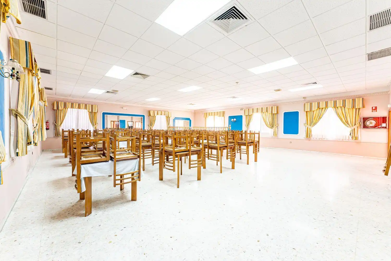 Esszimmer von Gebäude zum Verkauf in Fuenlabrada