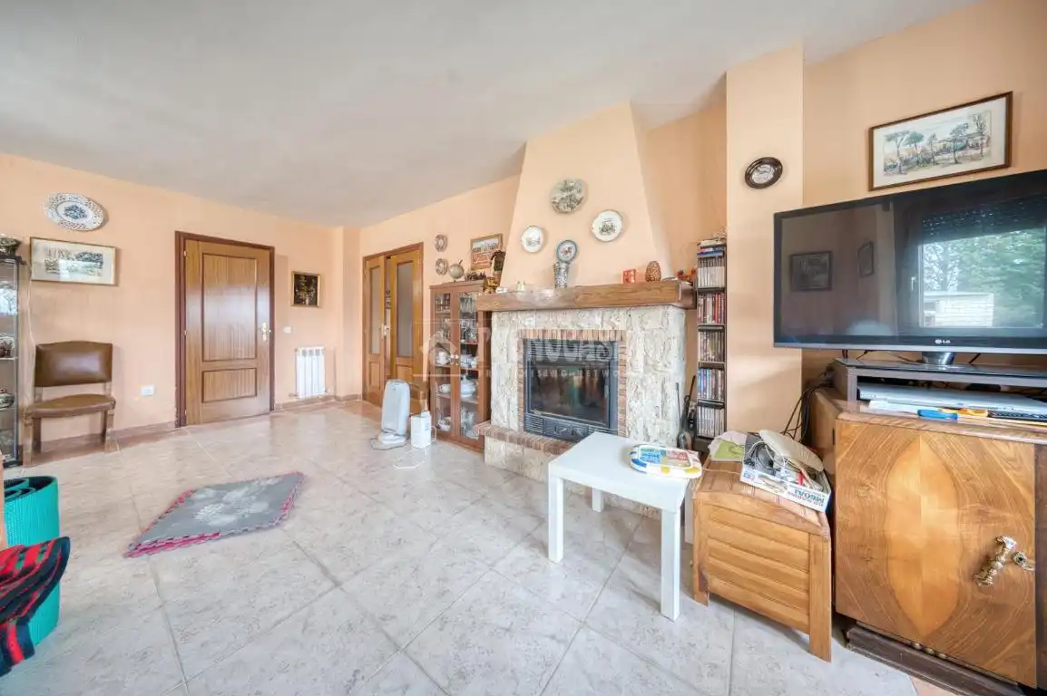 Sala de estar de Casa o chalet en venta en Trigueros del Valle con Calefacción, Jardín privado y Piscina