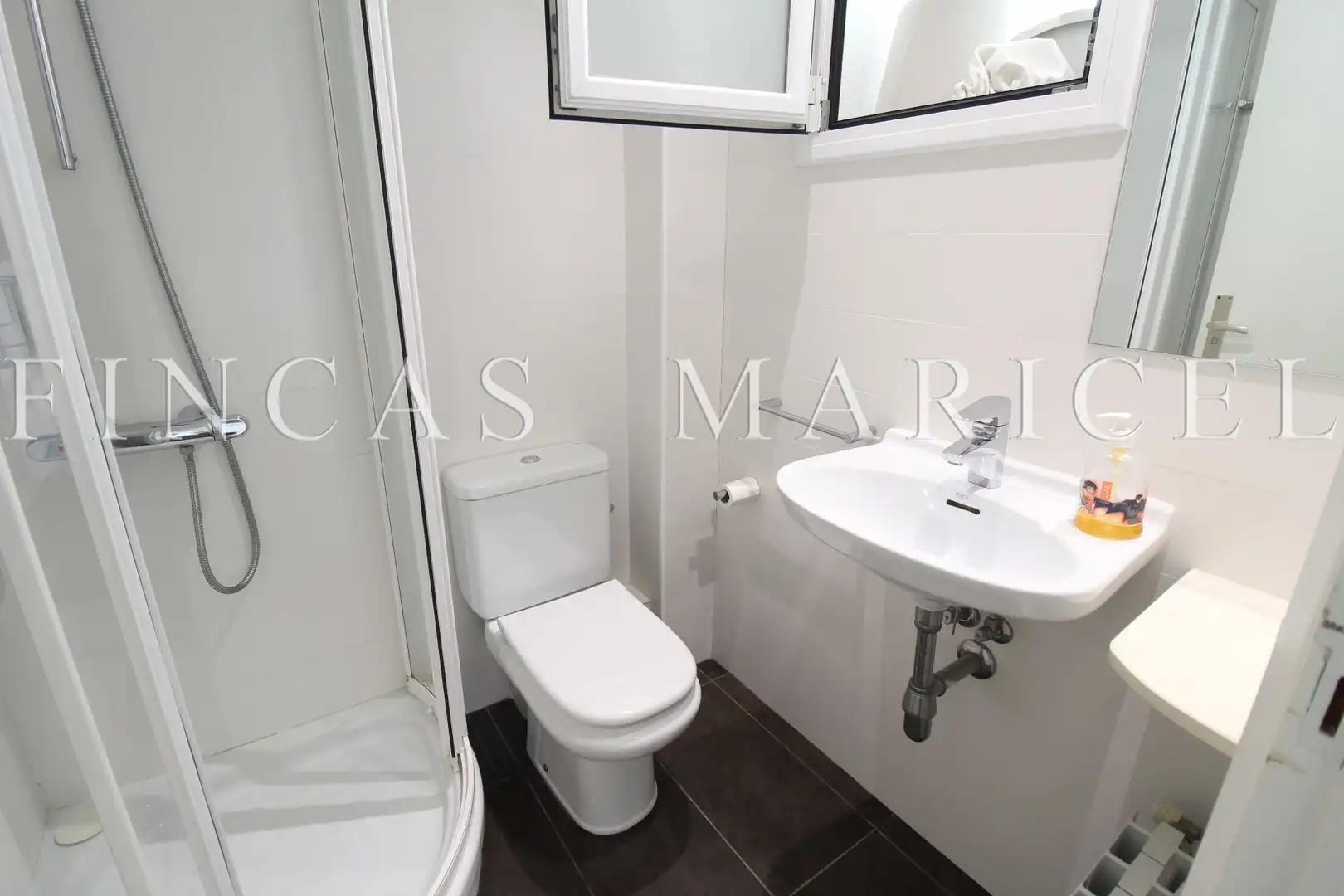 Badezimmer von Wohnung zur Miete in Can Girona - Terramar - Vinyet