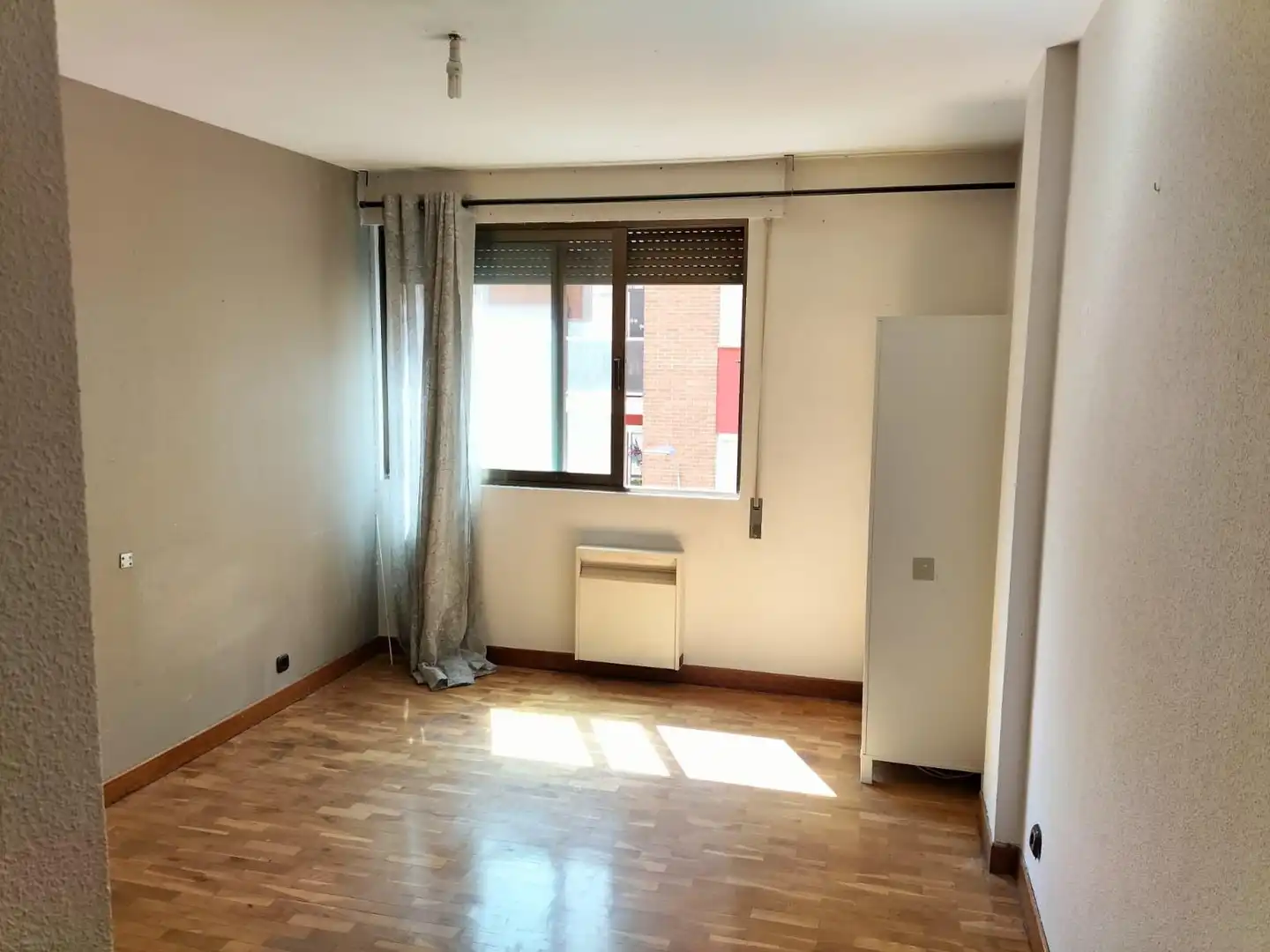 Bedroom of Flat for sale in Palencia  with Heating, Private garden and Parquet flooring