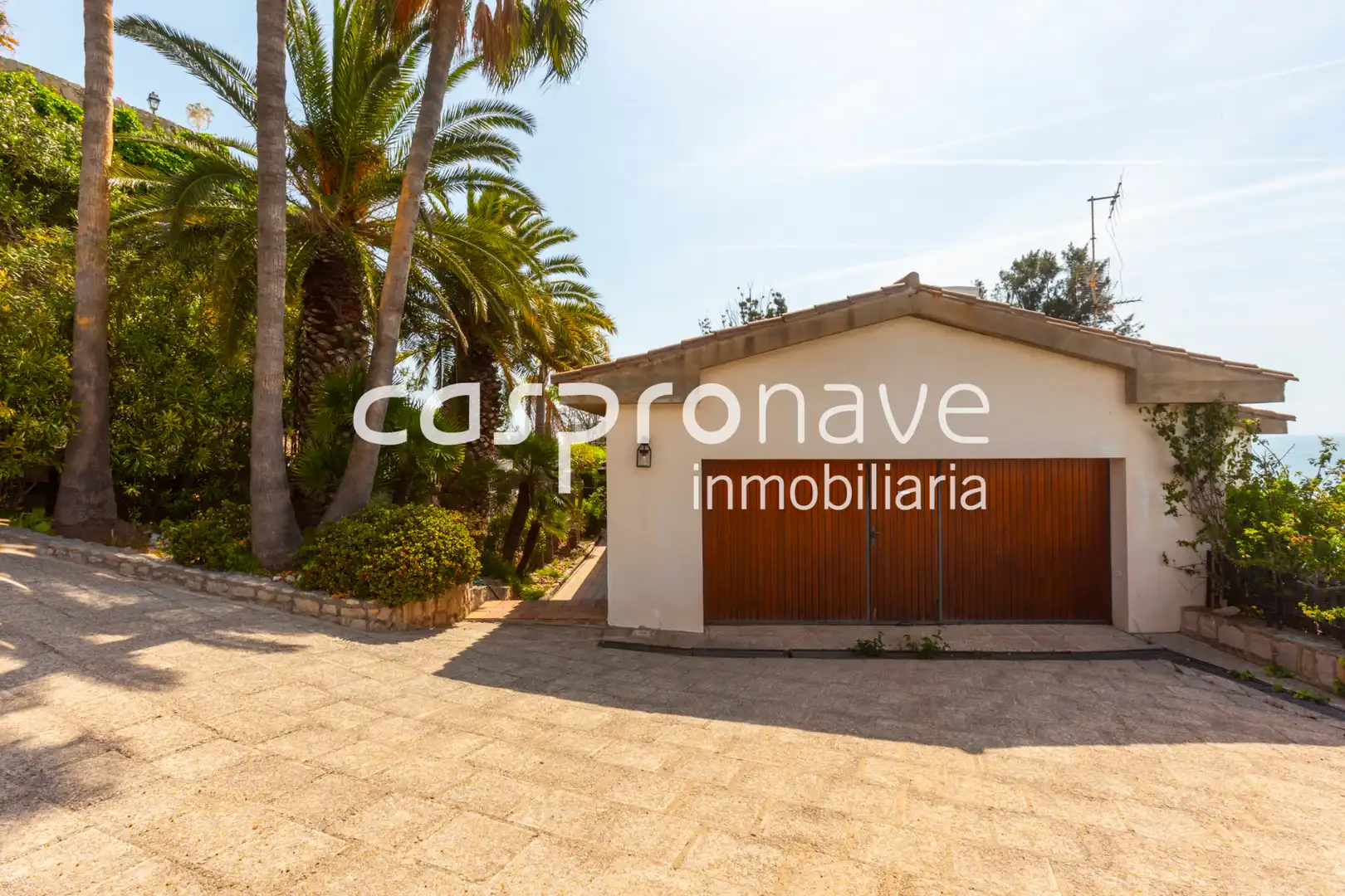 Vista exterior de Casa o xalet en venda en Oropesa del Mar / Orpesa amb Jardí privat, Terrassa i Piscina