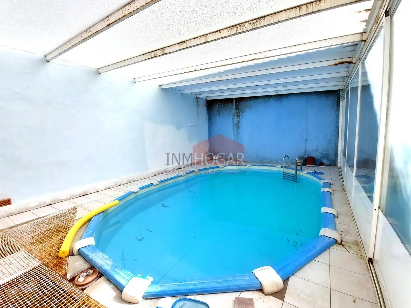 Piscina de Casa o xalet en venda en Villanueva del Aceral amb Jardí privat, Terrassa i Traster